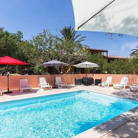 Apart-hotel Casa Vecchia + Calvi (Corsica)