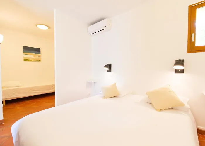 Casa Vecchia + 2* Calvi (Corsica)