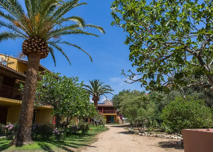 Aparthotel Casa Vecchia + Calvi (Corsica)