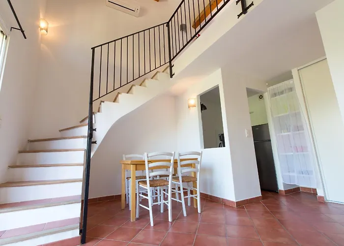 Casa Vecchia Rooms + Apartments 2*