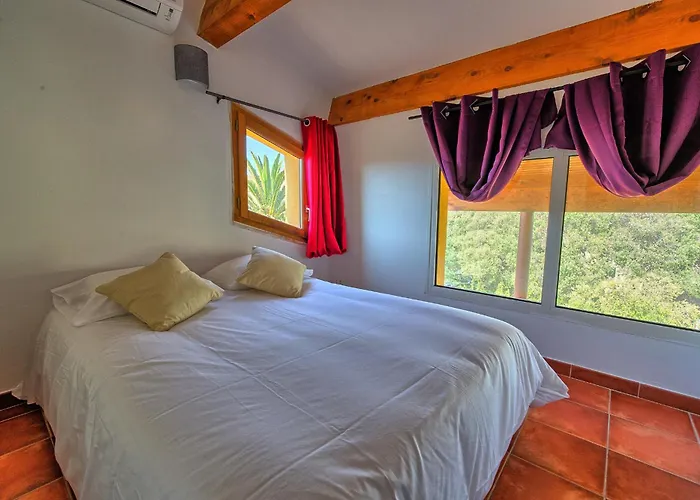 Casa Vecchia Rooms + Apartments Calvi (Corsica)