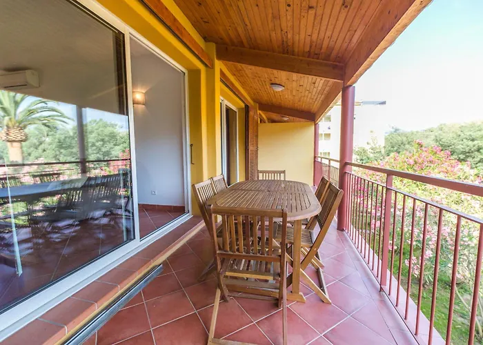 Casa Vecchia + 2* Calvi (Corsica)